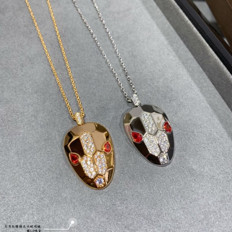 Bv1g*ai necklaces